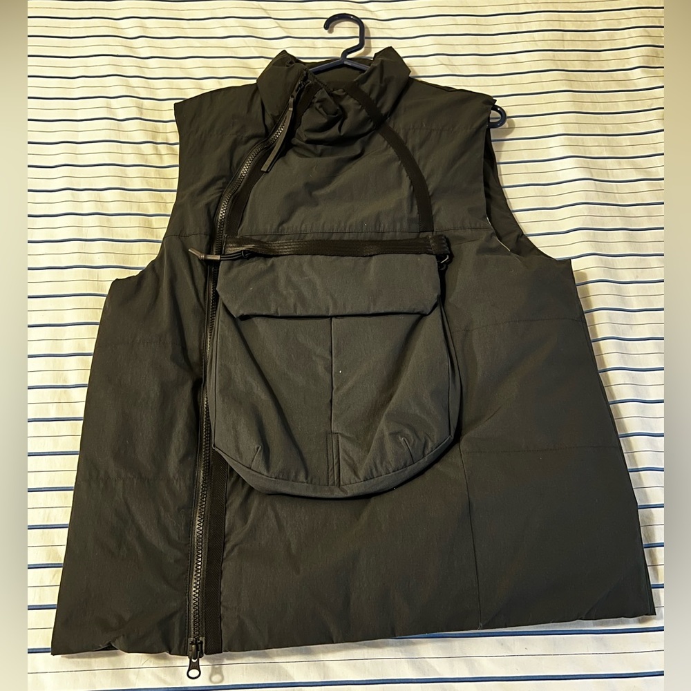 Mens Nike Sportswear Black Tech Pack Synthetic Fill Utility Vest Sz: S